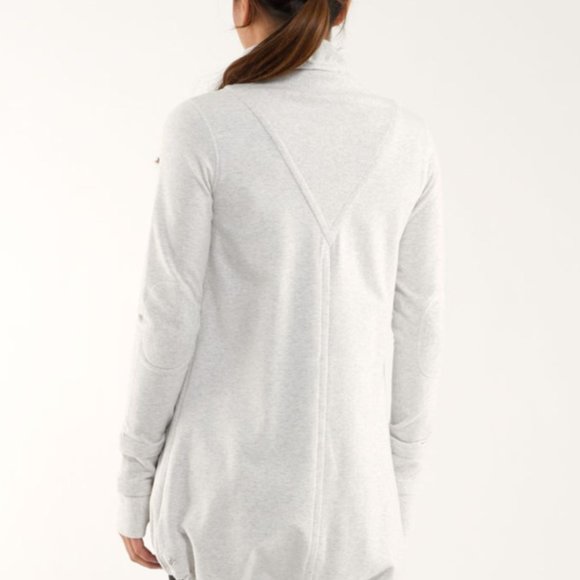 Lululemon Gratitude Wrap - Picture 13 of 15